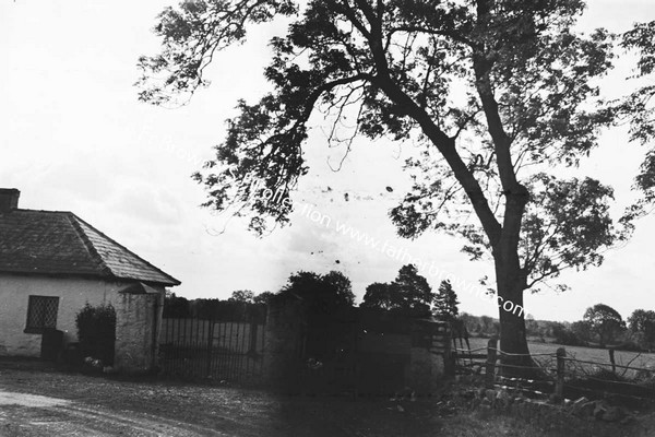 PARISH SCENE GATEWAY AND GATEHOUSE